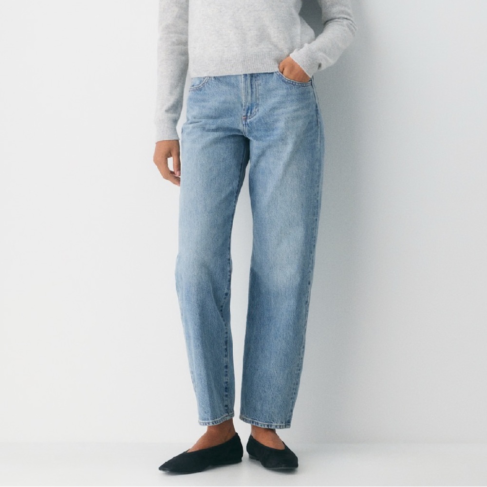 Aritzia Denim Forum the 90’s Marlo Hi-Rise baggy distressed Blue Jeans Sz 26